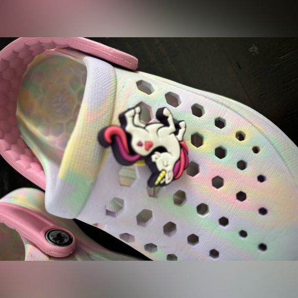 Crocs size 10/11 girls - Picture 3 of 5